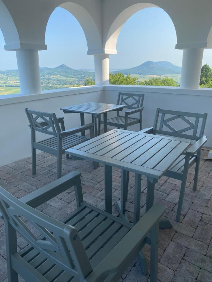 Chateau Segesdi Borapartman Gyulakeszi المظهر الخارجي الصورة